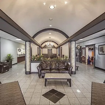 Comfort Inn & Suites Edmonton 3*,